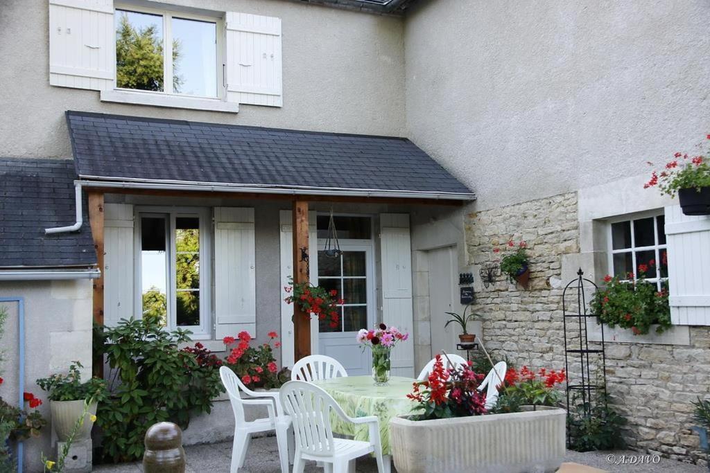 Hotel La Belle Des Champs Saint-Andelain Exterior foto